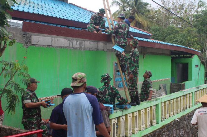 
					Danramil Giritontro Pimpin Karya Bakti Pemulihan Fasum Pasca Gempa