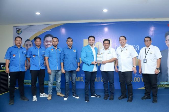 
					Jasa Raharja bersama Komite Nasional Pemuda Indonesia (KNPI), sebagai organisasi kepemudaan nasional, menjalin kerja sama dalam peningkatan keselamatan lalu lintas