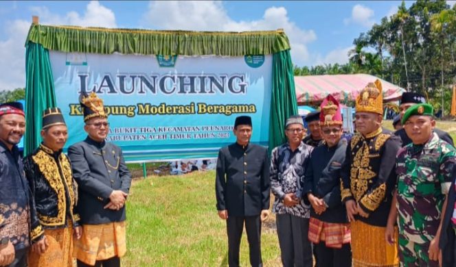 
					Bupati Aceh Timur Ir. Mahyuddin, M.Si launching Kampung Moderasi Beragama (KMB) di Desa Bukit Tiga, Kecamatan Peunaron, Aceh Timur