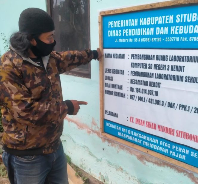 
					Mohsin Al Fajar selaku ketua DPC LSM Penjara Indonesia Kabupaten Situbondo Situbondo menilai proyek pembangunan laboratorium komputer yang terletak di SD Negeri 3 Kendit, bernomor kontrak 027 / 144.1 / 431.301.3 / DAK / PPK.1 / 2023, dari anggaran Pemkab melalui Dinas Pendidikan dan Kebudayaan Situbondo, terindikasi tidak sesuai spesifikasi dan diduga dikerjakan asal jadi