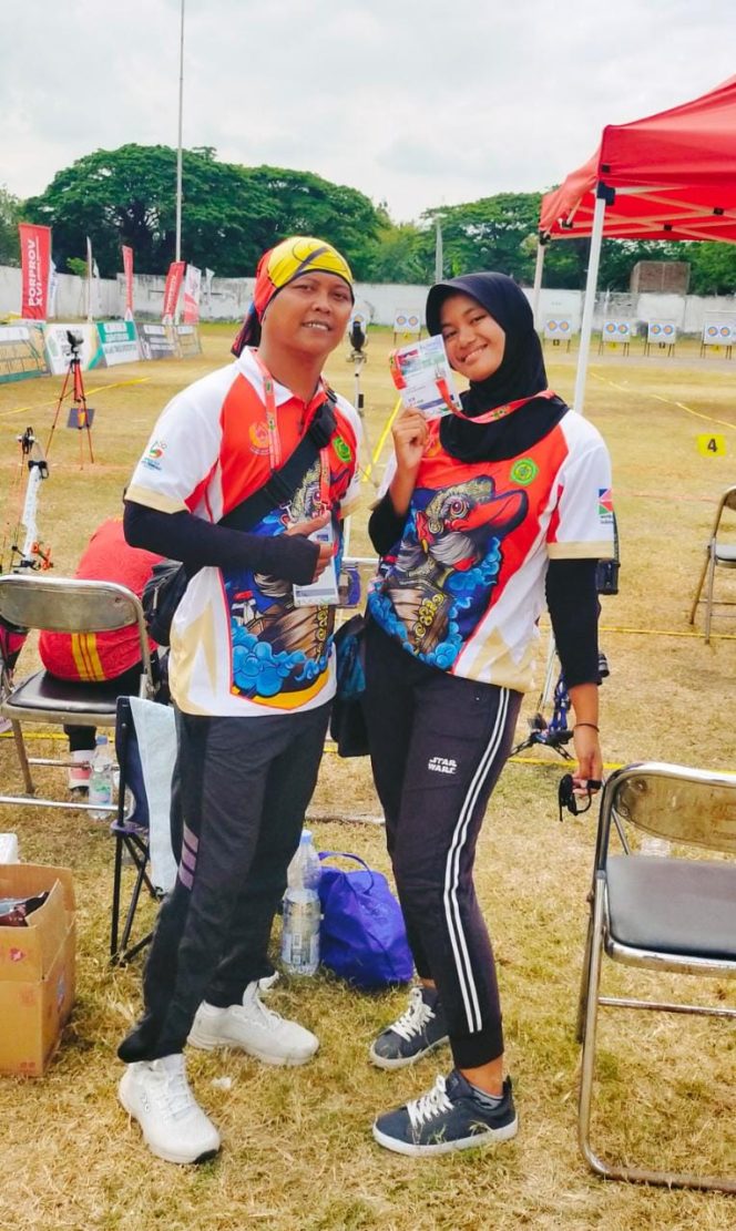 
					Tim Panahan Putri Divisi Compound Kota Solo pada laga perdana berhasil meraih medali perunggu pada Pekan Olahraga Provinsi (Porprov) XVI tahun 2023 Pati Raya