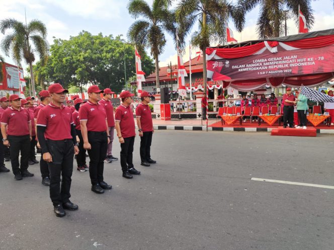
					Lomba Baru Berbaris. Komandan Kodim 0808/Blitar Letkol Inf Sapto Dwi Priyono, S.E., bersama Forkopimda ikut meriahkan peringatan HUT Kemerdekaan RI ke 78 Tahun 2023