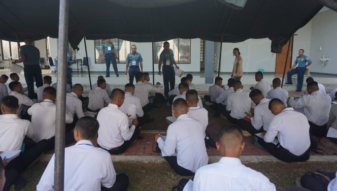 
					331 putra putri daerah Provinsi Bengkulu mengikuti seleksi penerimaan Bintara dan Tamtama Tentara Nasional Indonesia Angkatan Laut Gelombang Ke II Tahun 2023 di Markas Komando Pangkalan TNI AL (Lanal) Bengkulu
