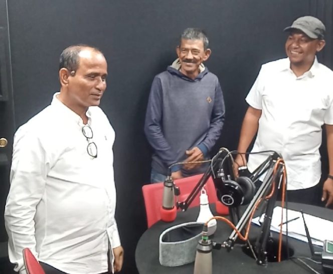 
					Penjabat (PJ) Bupati Aceh Timur Ir. Mahyudin, M.Si, berkunjung ke Lembaga Penyiaran Publik Lokal (LPPL) Radio Swara Cempala kuneng (SCK FM) dan disambut langsung oleh Ketua Dewas Pengawas TS. Hadi beserta Direktur Keuangan, Fahmul, di Komplek Pusat Pemerintah Kab. Aceh Timur