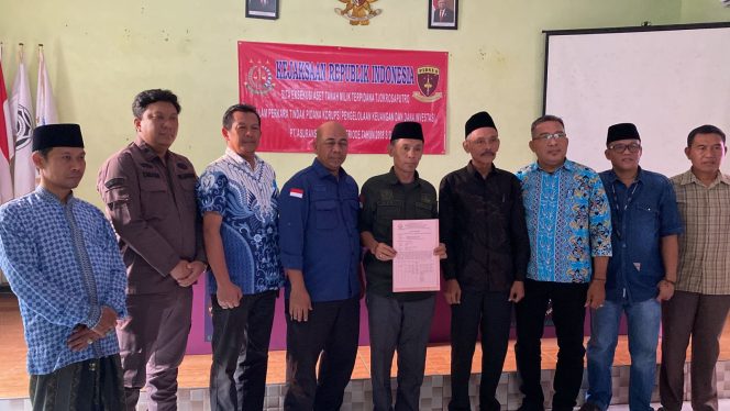 
					Pengendalian eksekusi berupa penitipan aset sita eksekusi milik dan/atau pihak terafiliasi Terpidana Benny Tjokrosaputro, dalam perkara tindak pidana korupsi pengelolaan keuangan dan dana investasi oleh PT Asuransi Jiwasraya (persero) periode 2008-2018 di Kantor Desa Pasirgadung, Kecamatan Cikupa, Kabupaten Tangerang