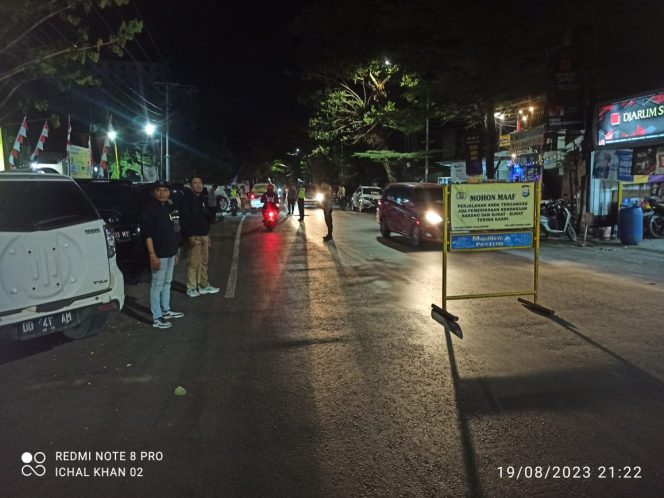 
					Razia cipta kondisi di depan Mapolsek Mamajang, Sabtu malam