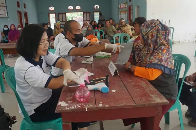 
					Lanal Bengkulu gelar Bhakti Sosial Kesehatan yang dilaksanakan di Desa Malakoni dan Kaana, Kecamatan Enggano, Kabupaten Bengkulu Utara