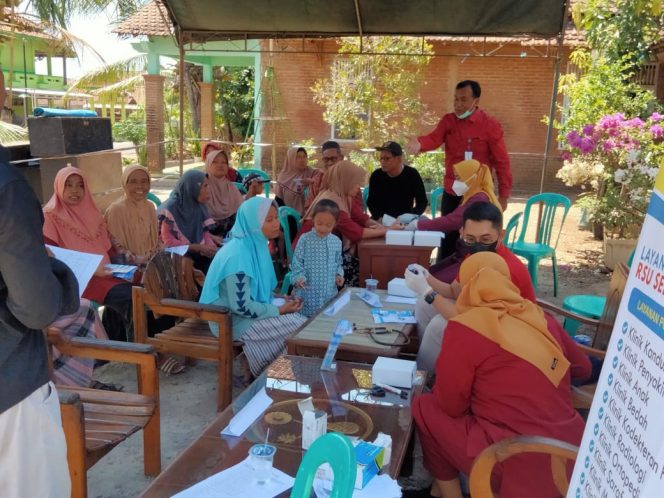 
					Bakti Sosial (Baksos) yang diselenggarakan oleh TBM Omah Buku Kosmasari pada Sabtu (9/9/2023)