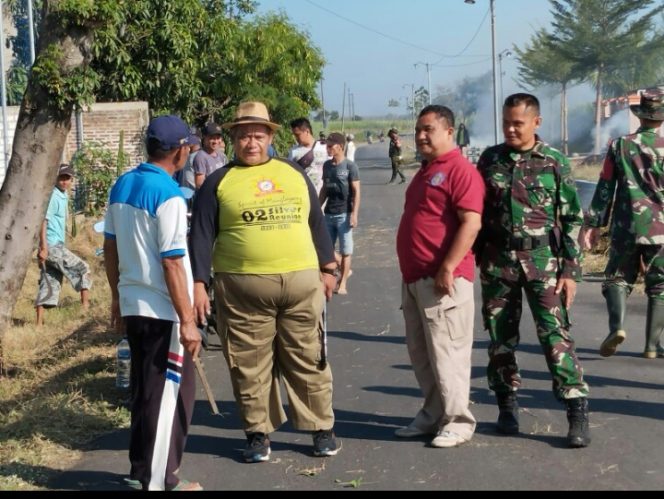 
					Tiga Pilar, Koramil 07/ Wedarijaksa, Polsek Wedarijaksa dan Aparat Pemerintahan Kecamatan gelar kerja bakti bersama