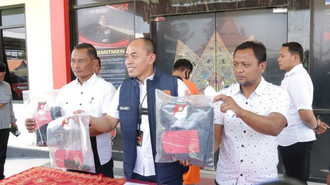 
					Kapolres Blora AKBP Agus Puryadi, SH, SIK, M. Si melalui Kasat Reskrim AKP Selamet, SH, MH mengungkapkan bahwa antara pelaku dan korban sudah akrab karena hubungan antara guru dan murid