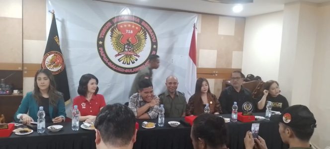 
					Dewan Pimpinan Pusat Partai Solidaritas Indonesia (DPP PSI) menggelar konferensi pers yang menghadirkan Kaesang Pangarep, Ketua Umum DPP PSI, dalam silaturahmi bersama organisasi relawan Timur Indonesia Bersatu ( TIB)