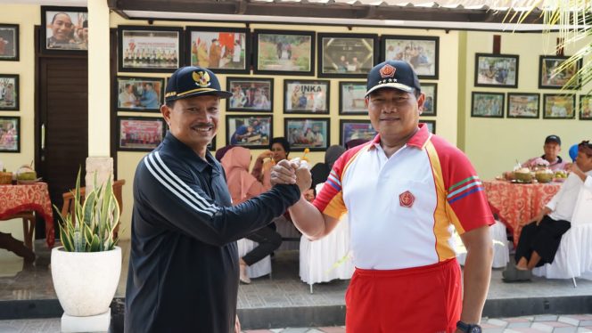 
					Panglima TNI Laksamana TNI Yudo Margono bersama Wali Kota Madiun Maidi