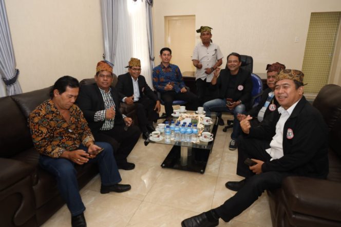 
					Walikota Siantar dr Susanti Dewayani SpA menerima audiensi Dewan Pimpinan Pusat (DPP) Harungguan Purba Simalungun Indonesia (HPSI), Jumat (03/11/2023)
