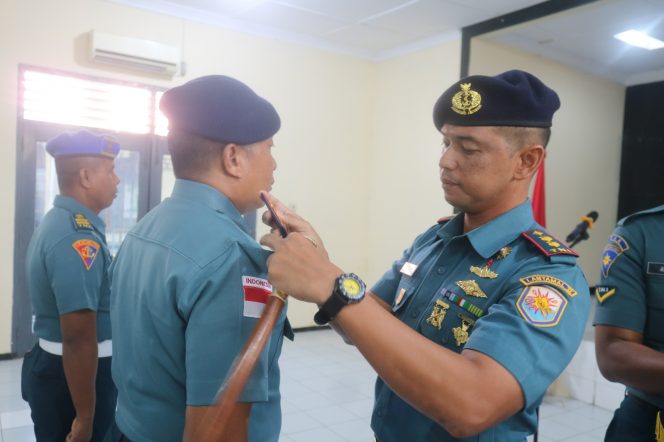 
					Danlanal Bengkulu Letkol Laut (P) Yudho Mewah Angkasa, M.Tr.Opsla., memimpin Upacara Pengukuhan 2 (dua) Jabatan Strategis di Jajaran Lanal Bengkulu