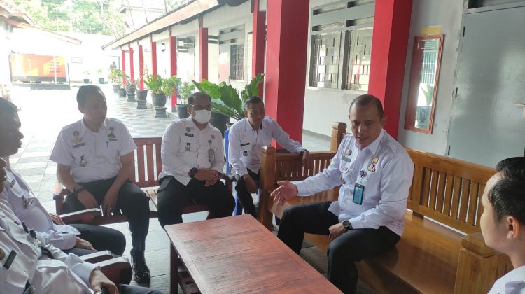 Kepala Lapas Pati, Febie Dwi Hartanto pimping coffee morning bahas kinerja 2024