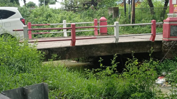 Salah satu jembatan yang ada di Sungai Simo Juwana