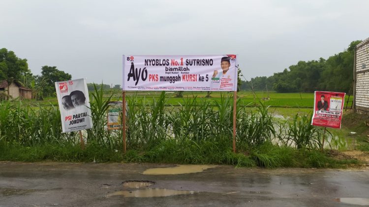Diprediksi raih kursi kelima.
Baliho caleg PKS DPRD Kabupaten Rembang Dapil VII Sutrisno