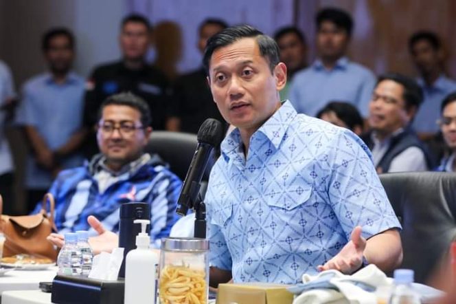 
					Ketua Umum Partai Demokrat Agus Harimurti Yudhoyono (AHY)