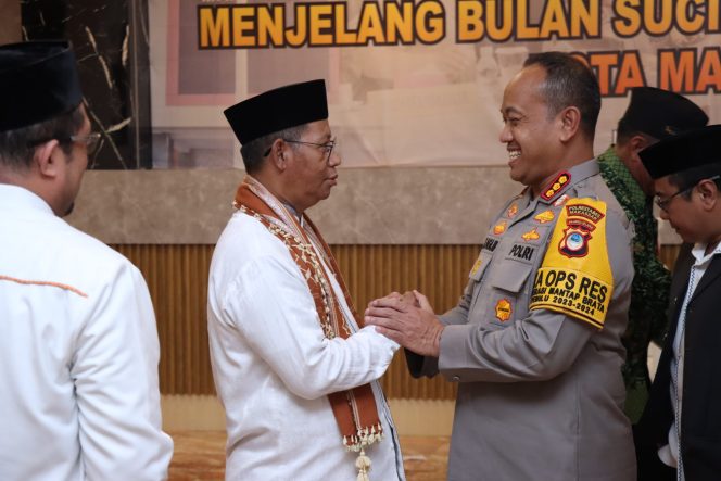 
					Kapolrestabes Makassar Kombes Pol. Mokhammad Ngajib, S.IK., M.H., melaksanakan giat silaturahmi bersama Walikota, Forkopimda dan para Tokoh Agama di Aula Mappaoddang Mako Polrestabes Makassar