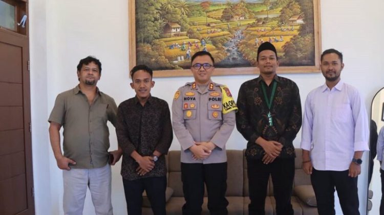 Kapolres Aceh Timur Polda Aceh AKBP Nova Suryandaru, S.I.K. menerima kunjungan silaturahmi Ketua Himpunan Mahasiswa Islam (HMI) Cabang Aceh Timur Raja Abdul Razzi bersama anggota