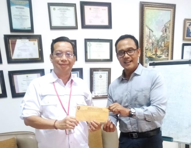 
					Ketua DPC Peradi RBA Broto Hastono menginformasikan jika surat rekomendasi bongkar oleh Distaru Kota Semarang sudah dikirim secara langsung (3/3) di kantor DPC peradi Jl Simongan No 123 Kota Semarang