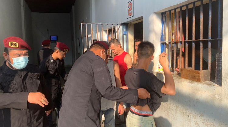 Razia gabungan di kamar hunian warga binaan Lapas Tanjungbalai
