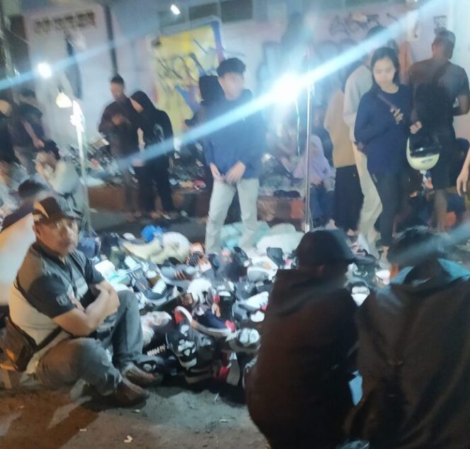 
					Sketsa Malam Lebaran