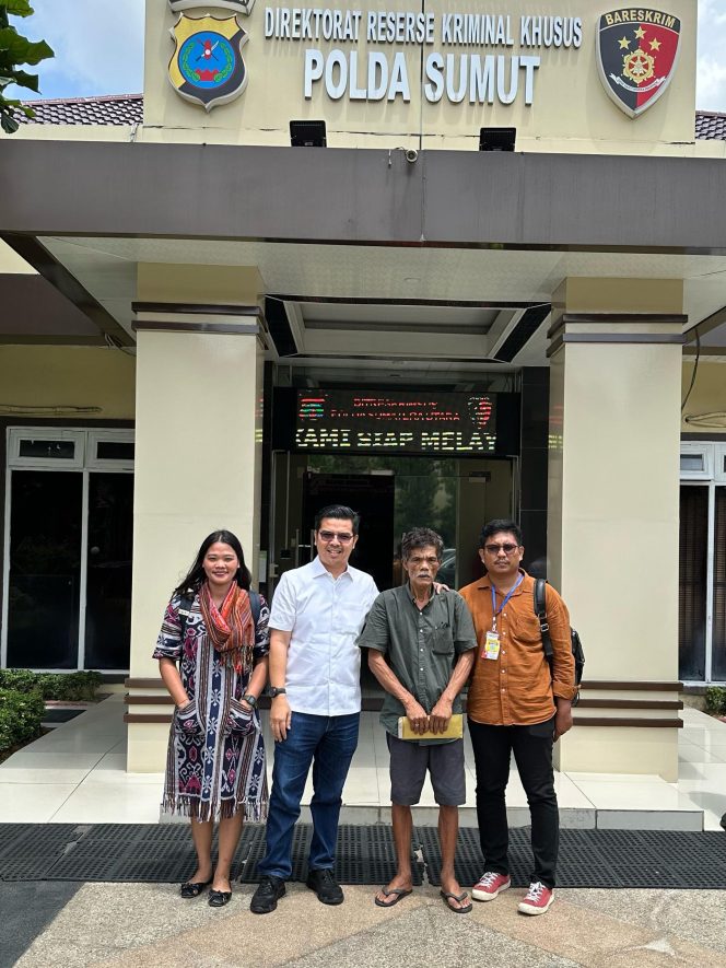 
					Ketua Komunitas Masyarakat Adat Umbak Siallagan, Sorbatua Siallagan, mendapat penangguhan penahanan dari Polda Sumatera Utara atas permohonan Bane Raja Manalu