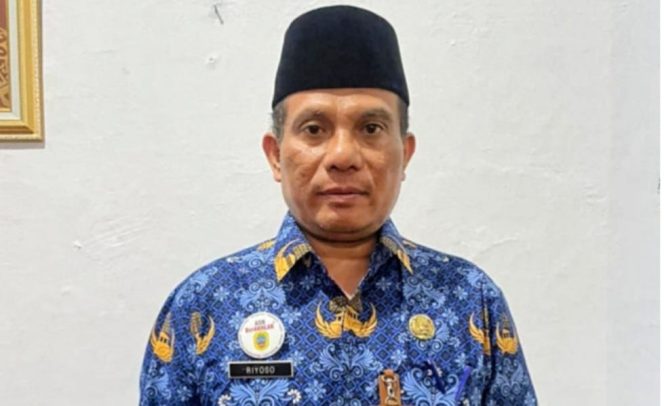
					Plt. Ka DPUTR Pati, Riyoso