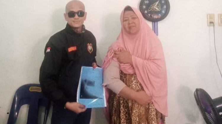 Ketum MPSU, Mulya Kota bersama seorang guru les yang diduga menjadi korban tabrak lari