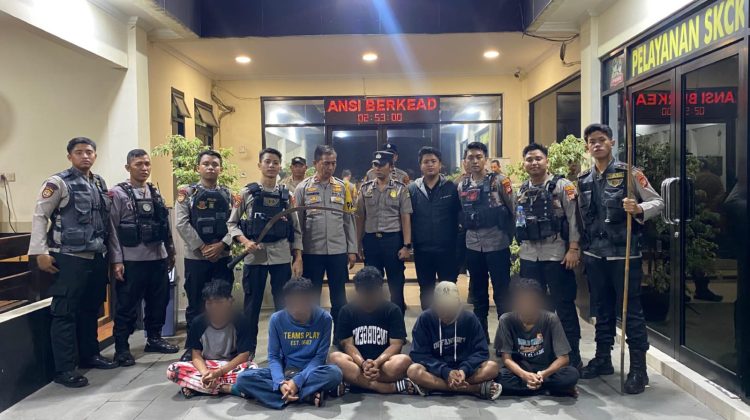 Lima remaja tanggung yang diduga hendak melakukan aksi tawuran diamankan Tim patroli perintis Presisi Polres Metro Jakarta Barat