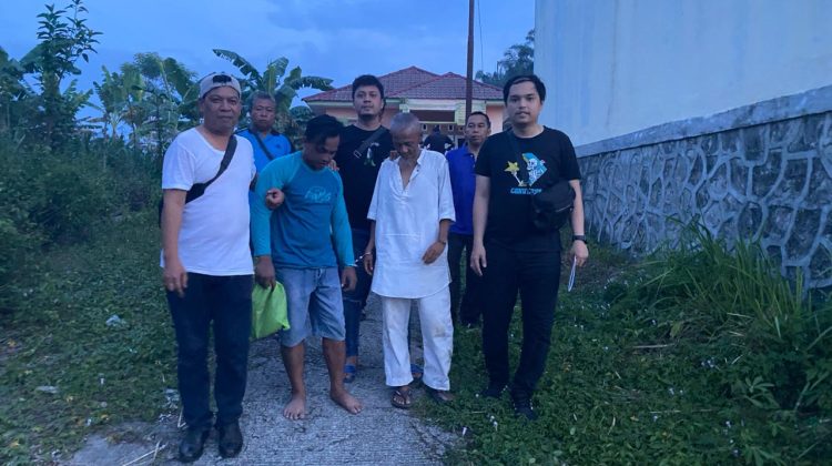 Tim satnarkoba Polres Simalungun mengamankan dua pria, yaitu Martopo alias Topo (54) dan Braman Tio alias Braman (26), keduanya berasal dari wilayah Siantar