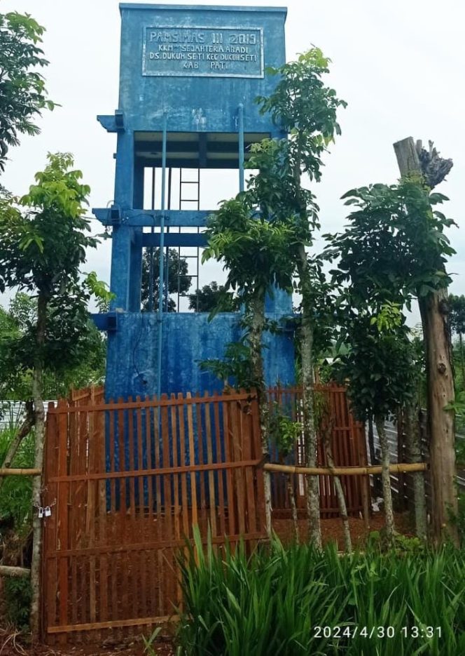 
					Bangunan Pamsimas di Desa Dukuhseti yang diduga mencaplok tanah warga