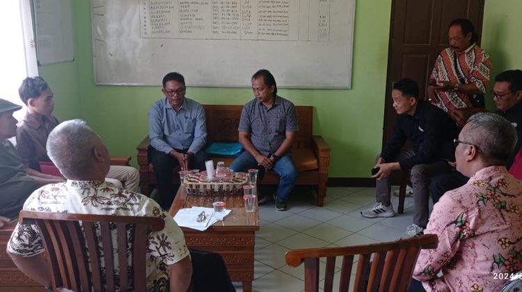 Mediasi kedua belah pihak yang berselisih di Kecamatan Dukuhseti, Pihak Pemdes Dukuhseti tidak hadir
