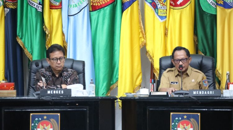 Mendagri pada Rapat Koordinasi Pengendalian Inflasi Daerah yang dirangkaikan dengan Penanggulangan Tuberculosis di Gedung Sasana Bhakti Praja Kantor Pusat Kementerian Dalam Negeri (Kemendagri)