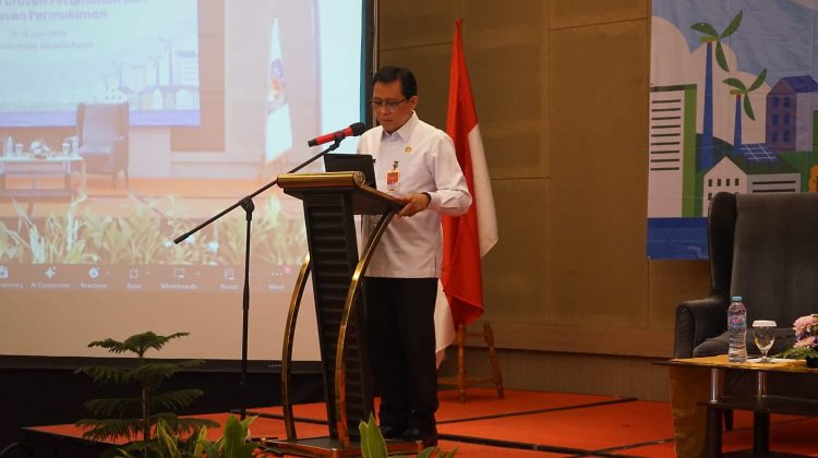 Dirjen Bina Pembangunan Daerah Kementerian Dalam Negeri, Restuardy Daudpada Rapat Koordinasi Penyelenggaraan dan Pengaturan Urusan Perumahan dan Kawasan Permukiman di Luminor Hotel, Jakarta Pusat, Rabu, 12 Juni 2024