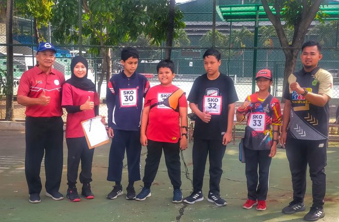 
					Ketua Binpres Perpani Pengprov Jawa Tengah yang juga Dosen FKOR Universitas Negeri Sebelas Maret (UNS) Dr. Agus Mukholid, M.Pd., pada seleksi penerimaan siswa SMP Khusus Olahraga (SKO)

