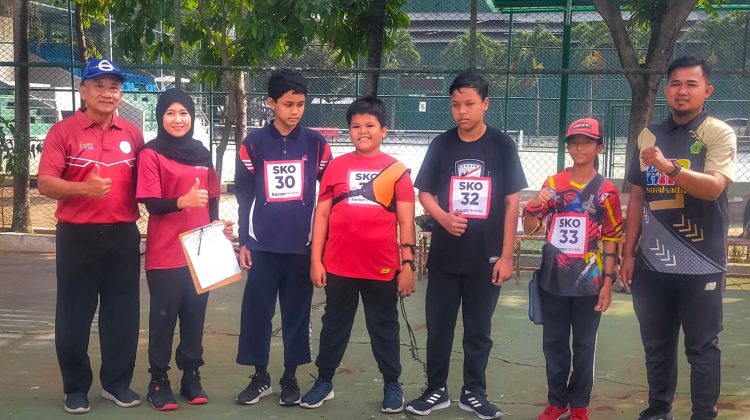 Ketua Binpres Perpani Pengprov Jawa Tengah yang juga Dosen FKOR Universitas Negeri Sebelas Maret (UNS) Dr. Agus Mukholid, M.Pd., pada seleksi penerimaan siswa SMP Khusus Olahraga (SKO)
