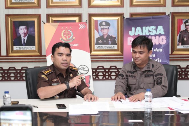 
					Plh. Kasi Keamanan Negara dan Ketertiban Umum dan Tindak Pidana Umum Lainnya (Kamnegtibum dan TPUL) Ricardo Marpaung sebagai narasumber Jaksa Daring dengan topik judi online
