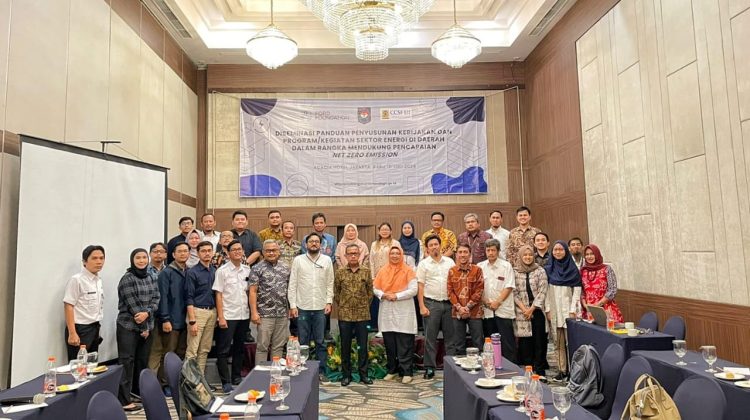 Diseminasi panduan penyusunan kebijakan dan program/kegiatan sektor energi di daerah untuk mendukung pencapaian Net Zero Emission (NZE) oleh Direktorat Jenderal Bina Pembangunan Daerah Kemendagri bersama salah satu mitra lokal Ford Foundation yaitu Center for Climate and Sustainable Finance Universitas Indonesia