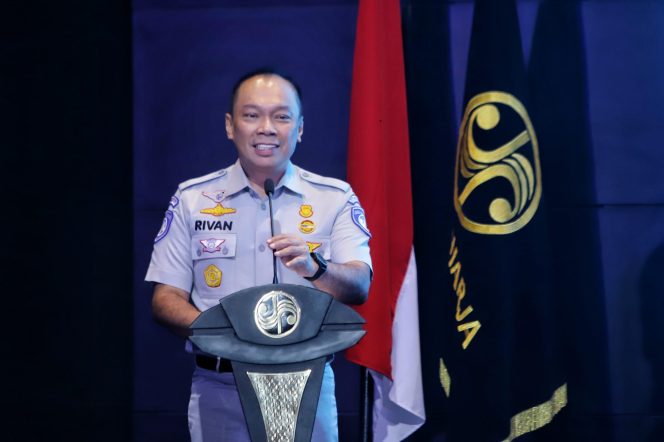 
					Direktur Utama Jasa Raharja, Rivan A. Purwantono, dalam sambutan pembukaan Rapat Koordinasi Terbatas (Rakortas) Jasa Raharja yang digelar di Jakarta