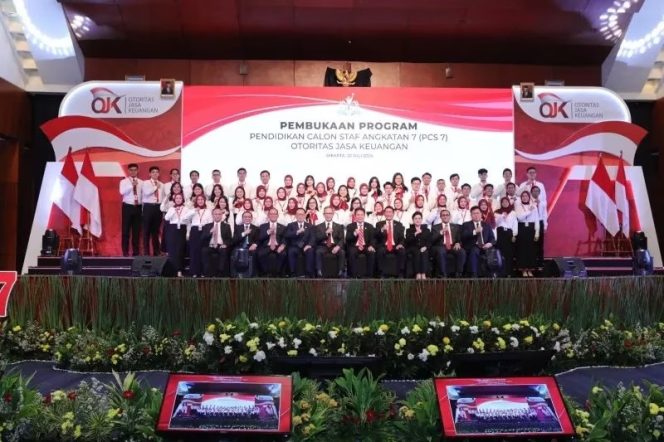 
					OJK berkomitmen terus mengembangkan kualitas pegawai OJK untuk selalu bersiap menghadapi tantangan industri keuangan yang semakin besar di masa depan sebagaimana diamanatkan dalam Undang-Undang Nomor 4 tahun 2023 tentang Pengembangan dan Penguatan Sektor Keuangan (UU P2SK)