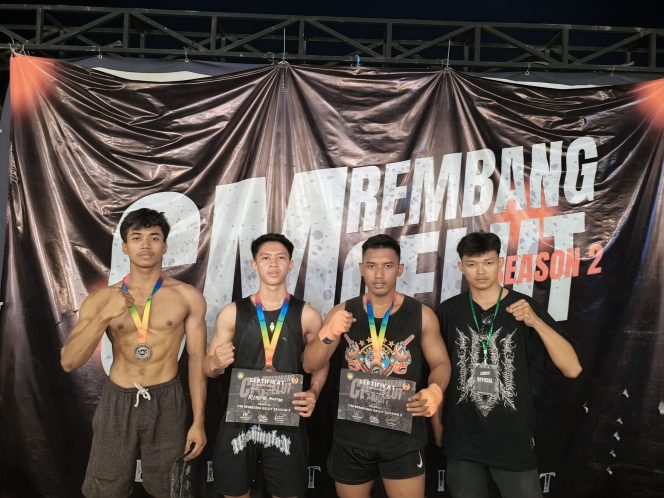 
					Tiga fighter berbakat dari kecamatan Batangan Kabupaten Pati turun di kelas berbeda pada ajang CM Rembang Gelut Season 2. Ada Farikyuazed, Satrio, Aleandro dan official OZA FAZA