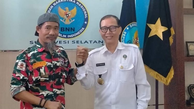 Gajah Mada Harding, aktivis anti korupsi Makassar, GAKI Sulsel (kiri)
