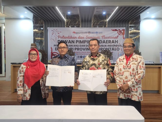 
					Kepala Badan Strategi Kebijakan Dalam Negeri (BSKDN) Kementerian Dalam Negeri (Kemendagri) Yusharto Huntoyungo menandatangani kerja sama dengan Perkumpulan Ahli dan Dosen Republik Indonesia (ADRI)
