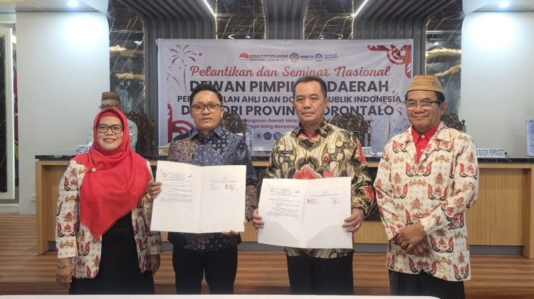 Kepala Badan Strategi Kebijakan Dalam Negeri (BSKDN) Kementerian Dalam Negeri (Kemendagri) Yusharto Huntoyungo menandatangani kerja sama dengan Perkumpulan Ahli dan Dosen Republik Indonesia (ADRI)
