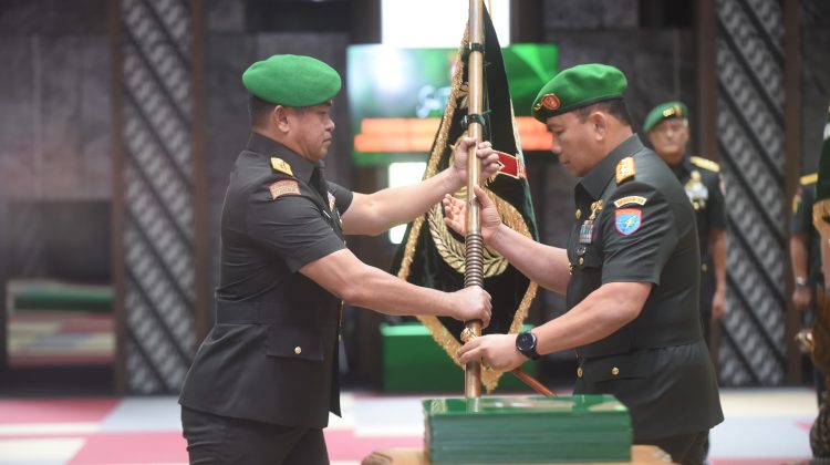 Sertijab dipimpin langsung Kasad Jenderal TNI Maruli Simanjuntak di Lantai 3 AH. Nasution, Mabesad, Jakarta