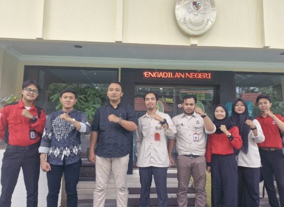 Tim LBH Rumah Keadilan menghadiri agenda verifikasi berkas dan wawancara seleksi Pos Bantuan Hukum (Posbakum) Tahun Anggaran 2025 di Pengadilan Negeri (PN) Nganjuk Kelas IB pada Jumat, 27 Desember 2024