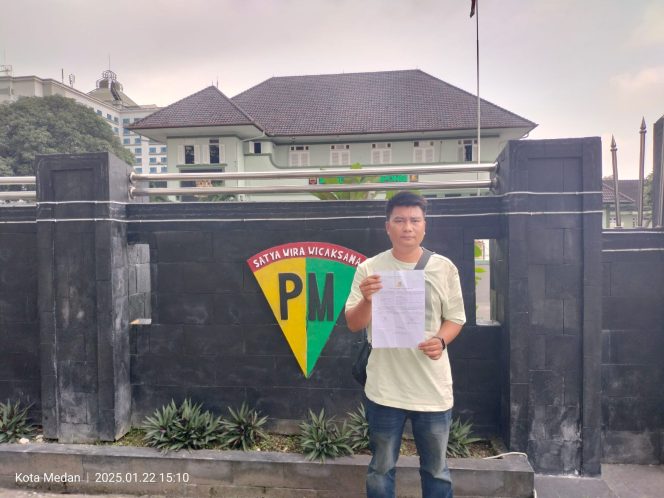 
					Seorang warga Kota Medan mendatangi Pomdam I Bukit Barisan untuk mempertanyakan laporannya di Pomdam IBB terkait dengan dugaan perzinahan Istrinya dengan seorang oknum TNI