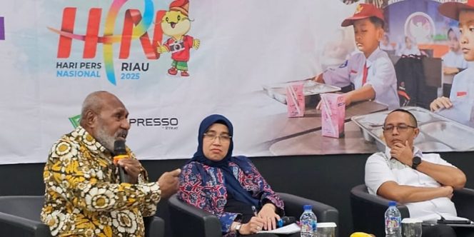 
					Tokoh Papua Selatan, Johanes Gebze